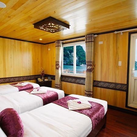 Hotel Cristina Diamond Cruise Ha Long Esterno foto