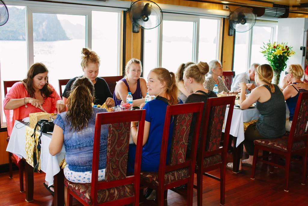 Hotel Cristina Diamond Cruise Ha Long Camera foto
