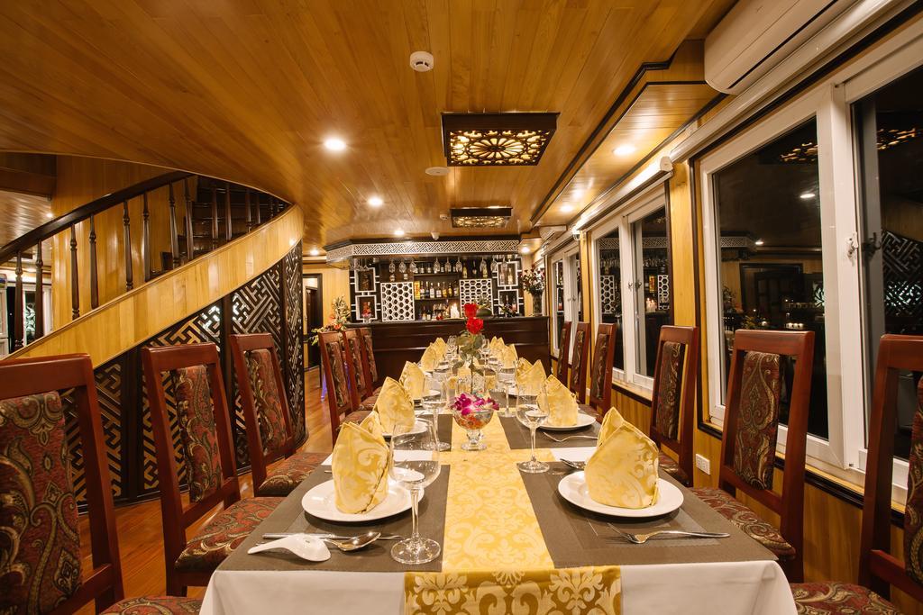 Hotel Cristina Diamond Cruise Ha Long Esterno foto