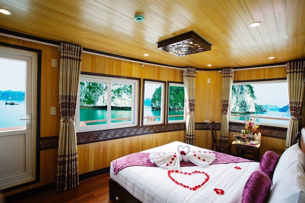 Hotel Cristina Diamond Cruise Ha Long Esterno foto