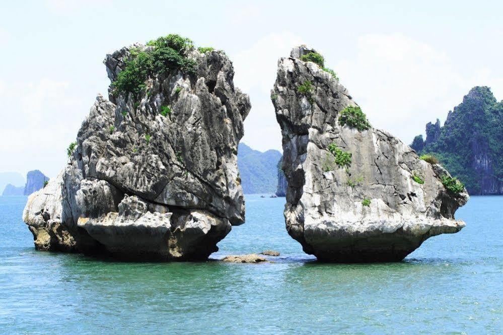 Hotel Cristina Diamond Cruise Ha Long Esterno foto