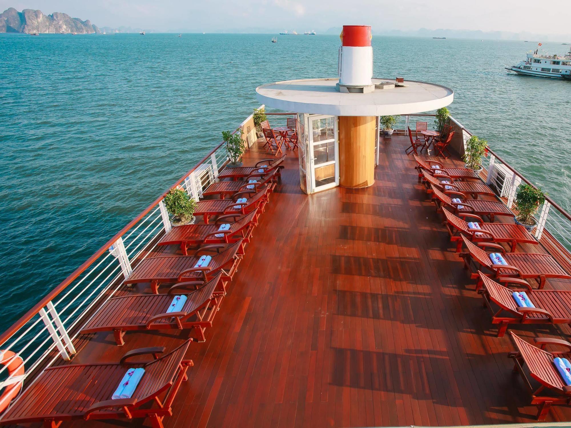 Hotel Cristina Diamond Cruise Ha Long Esterno foto