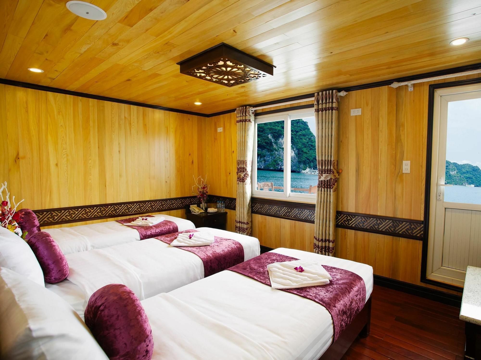 Hotel Cristina Diamond Cruise Ha Long Esterno foto